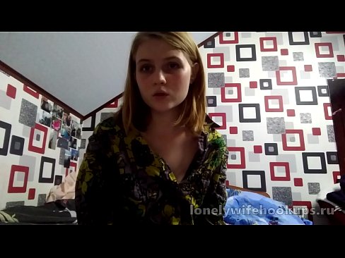 ❤️ 来自俄罗斯的年轻金发碧眼的学生喜欢更大的阴茎。 Porn video